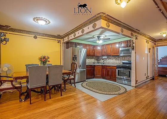 3rd image of 3008 Brookhaven Ave