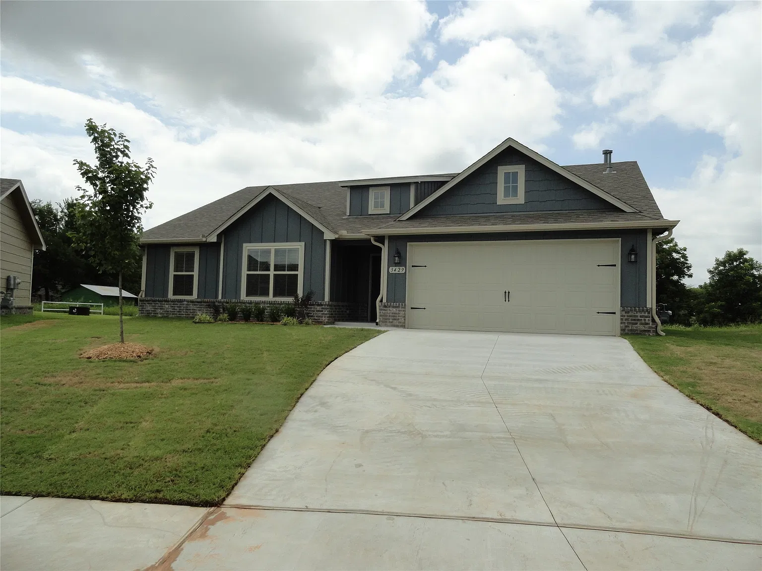 3 bed, 2.0 bath, 1580 sqft, $1,895 — Photo 1
