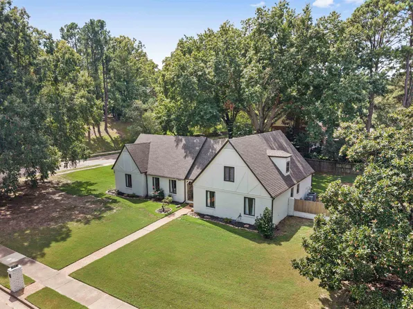 2575 Overlook Dr, Germantown, TN 38138