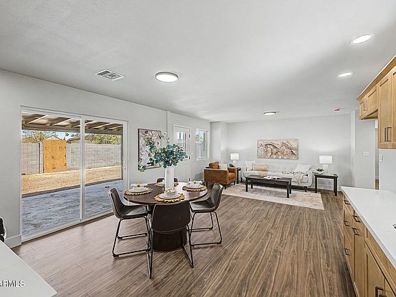 3rd image of 266 W Jasmine Street