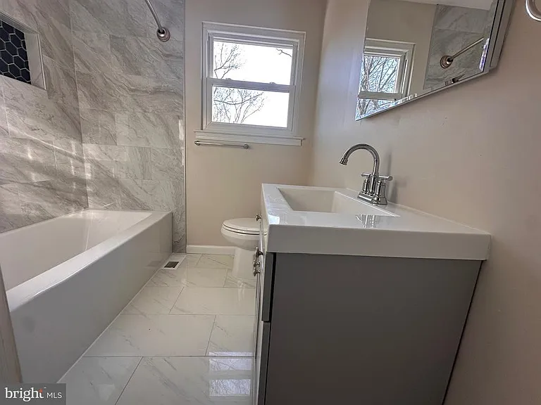 225 Velde Ave — Photo 9