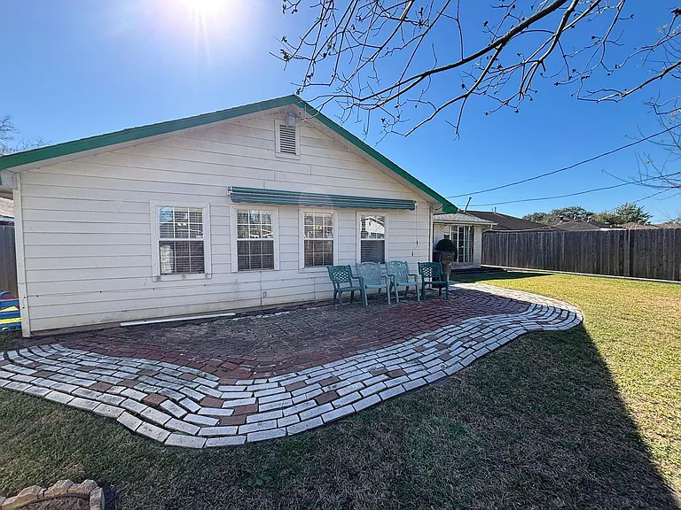 11018 Sharpview Dr — Photo 12