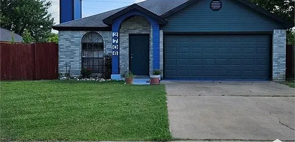 2706 Taft St — Photo 1