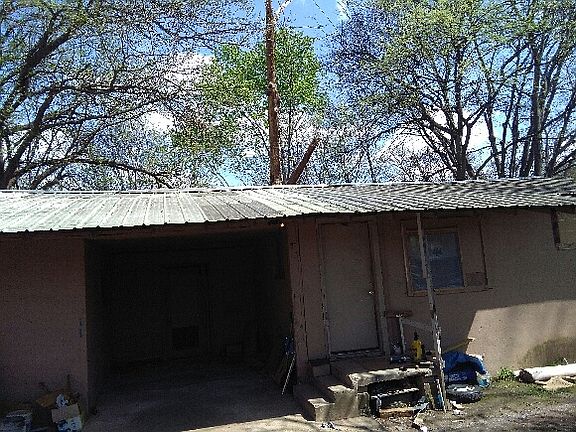 3rd image of 820 W 34th St