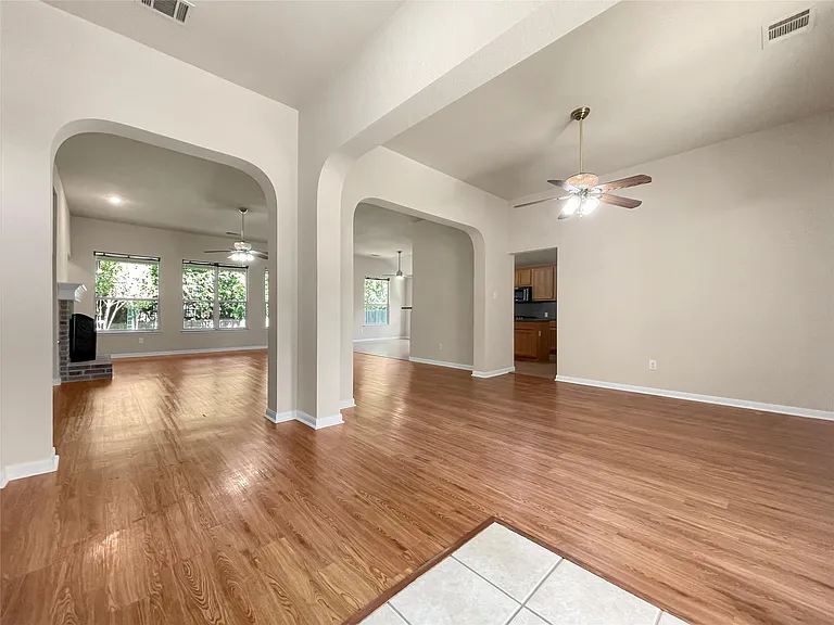19537 Vilamoura St — Photo 3