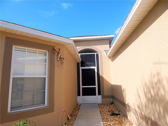 3rd image of 14017 Hollow Crest Pl
