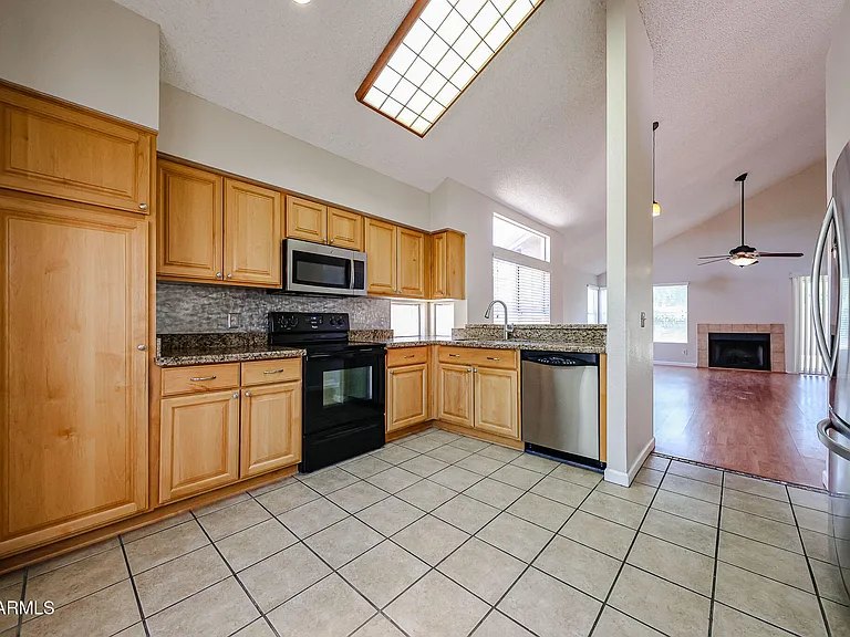 3305 E Wildwood Dr — Photo 11