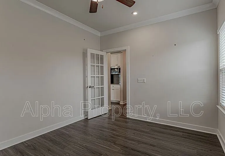 921 Saint Elmos Ct — Photo 14