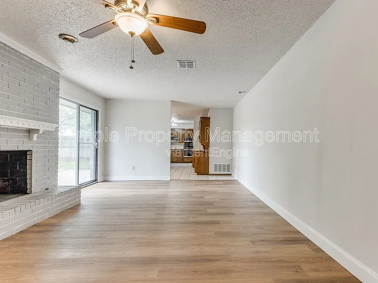 5816 NW 90th St — Photo 5