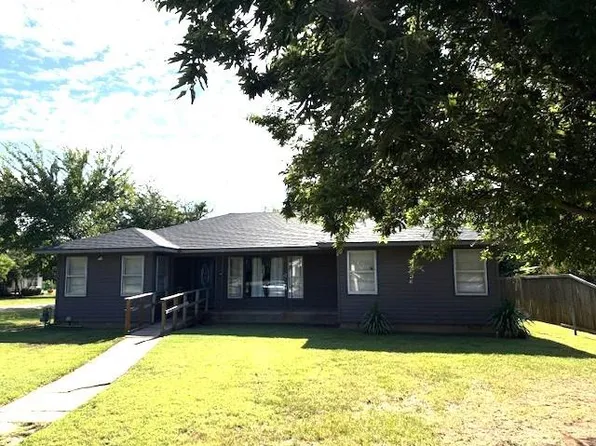 622 N 14th St, Frederick, OK 73542