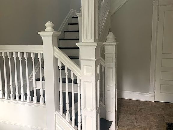 2nd image of 356 Baynes St Unit 2