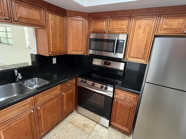 4061 NW 9th Ave APT 206, Pompano Beach, FL 33064