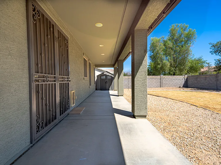 18433 W Sunnyslope Ln — Photo 25