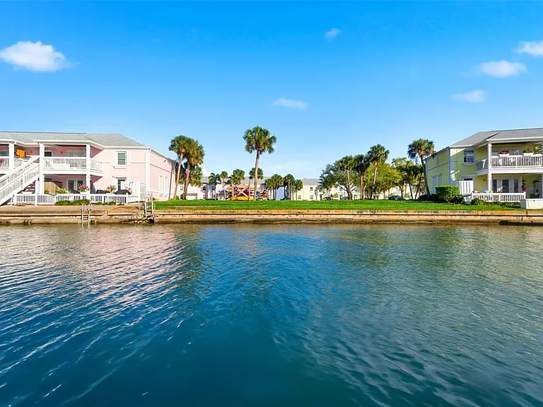 5174 Beach Dr SE #D — Photo 38