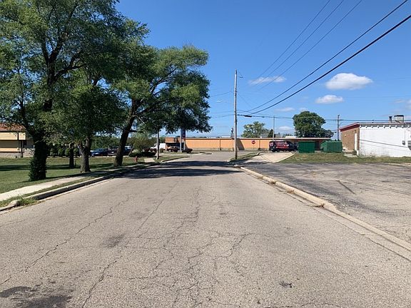 4th image of 4260 Murdock Ave