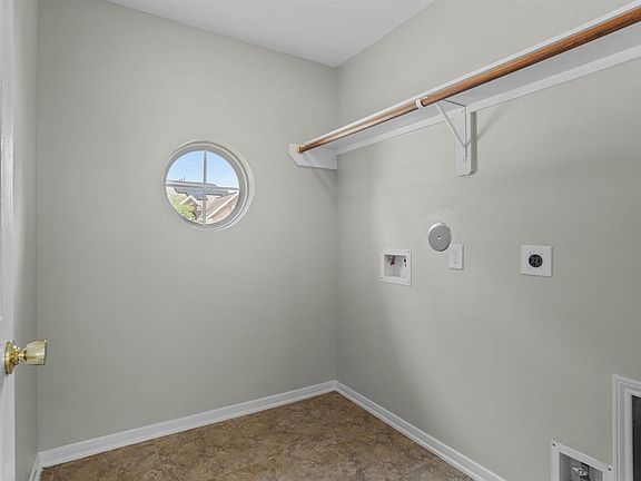 4th image of 5906 Caraway Lake Dr
