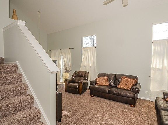 4th image of 137 Lilac Ln #137