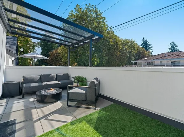 4921 Larch St, Vancouver, BC V6K 3P2