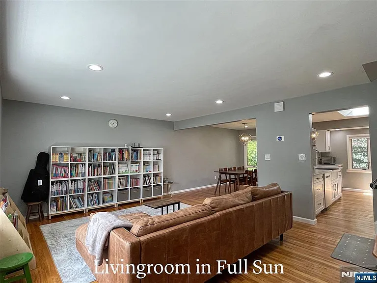 49 Walnut Dr — Photo 3