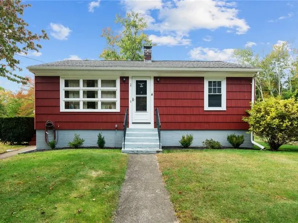 39 Woodlawn Rd, North Smithfield, RI 02896