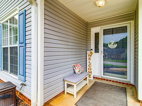 5th image of 1 Cedar Field Ct