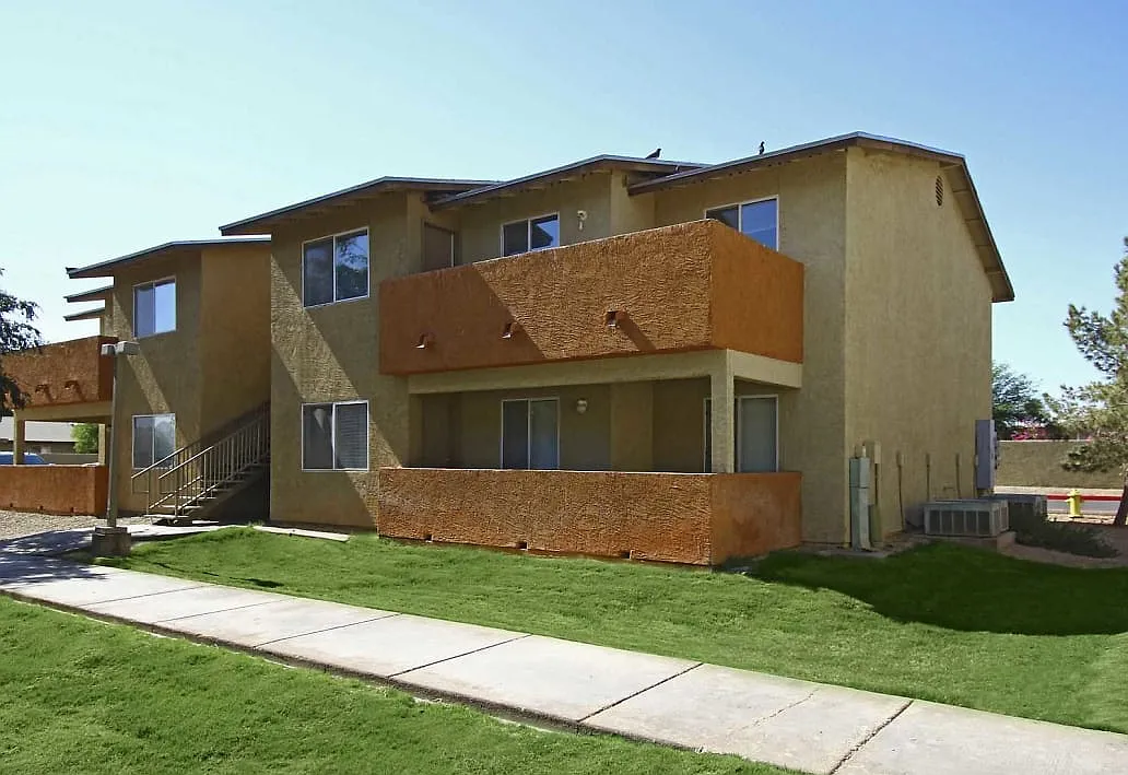 Casa De Roman Apartments — Photo 1