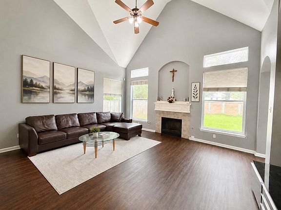 5th image of 8418 Manassas Ln