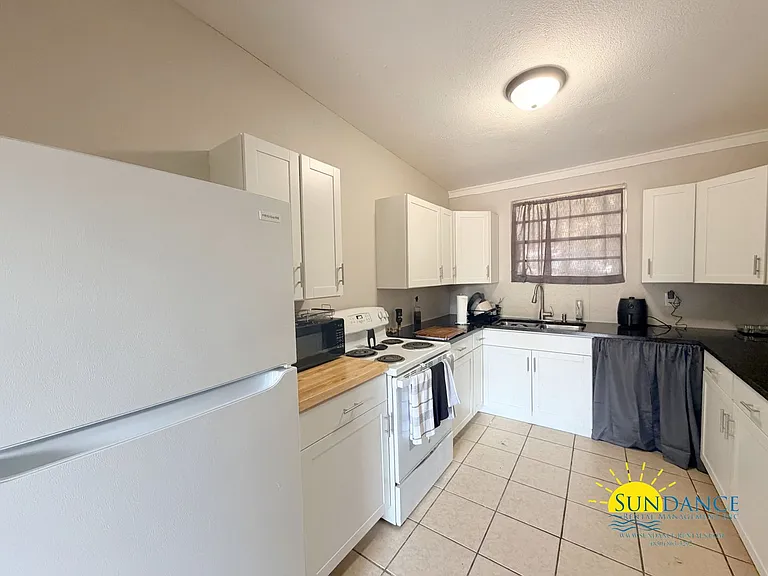 650 Blakely Ave — Photo 3