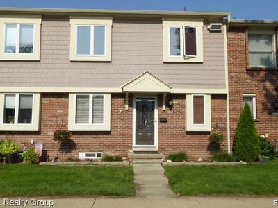 20002 S Great Oaks Cir, Clinton Township, MI, 48036