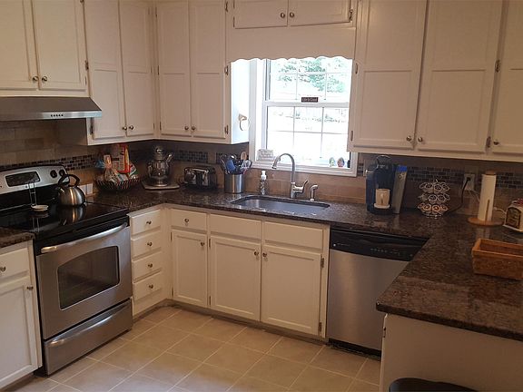 2nd image of 2090 Castle Royale Dr