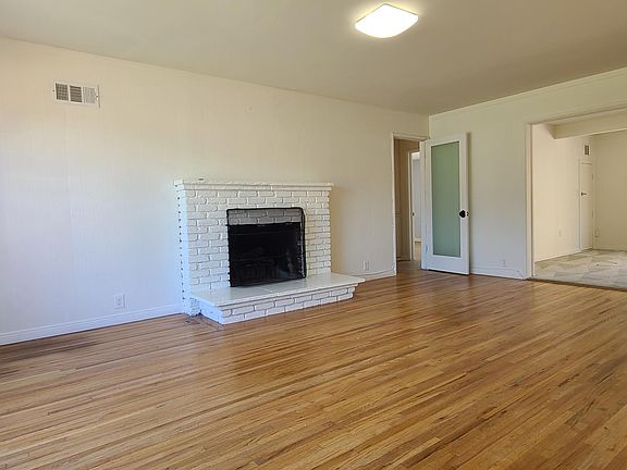 3rd image of 9228 Hecla Ave