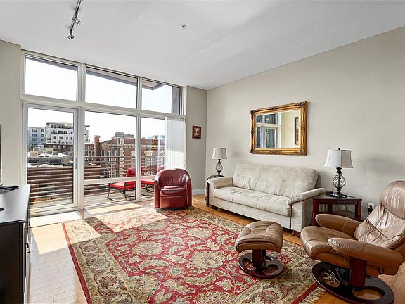 5th image of 9 N Euclid Ave #401