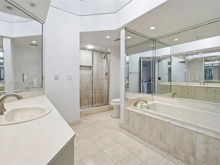 1000 W Island Blvd #2806 — Photo 19