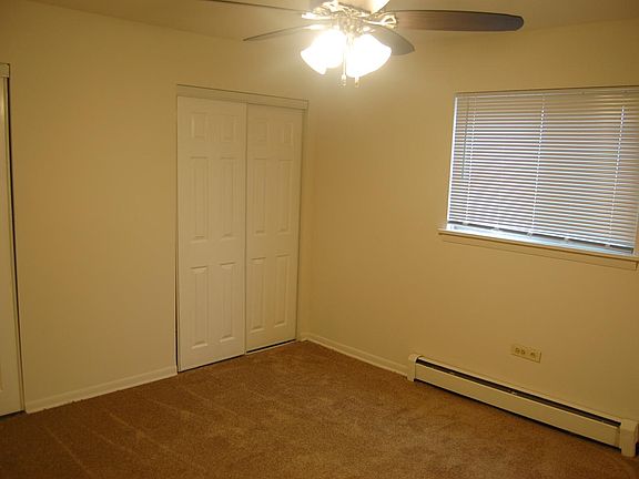 5th image of 1132 Troost Ave APT 204