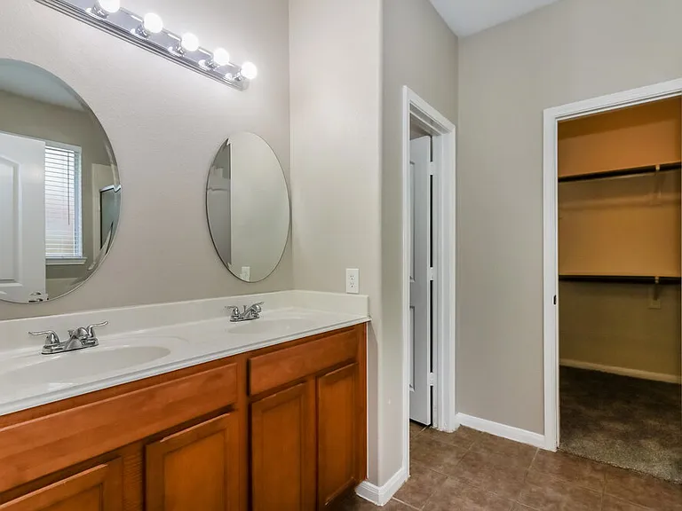 6015 Starbrook Creek Dr — Photo 12