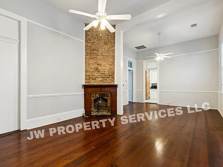 5225 Magazine St — Photo 2