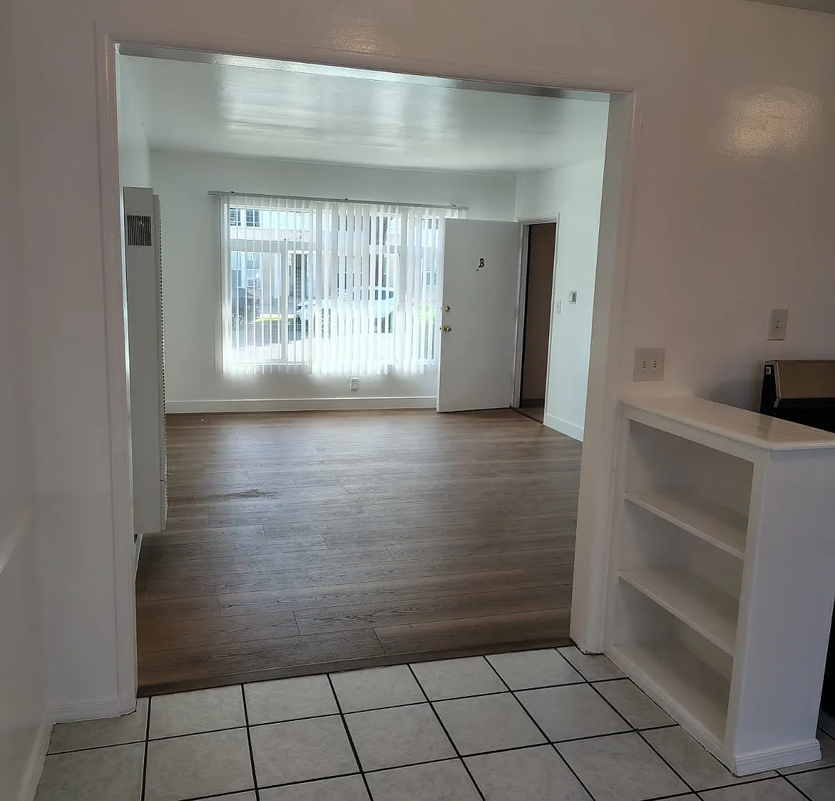 15531 Victory Blvd - #B — Photo 3