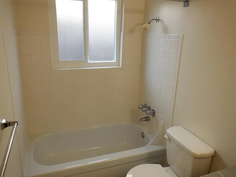 425 Pelly Ave N #2 — Photo 11