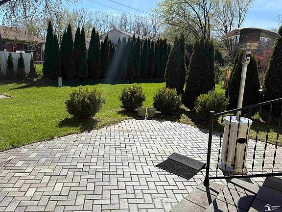 4th image of 35773 Surrey Ct
