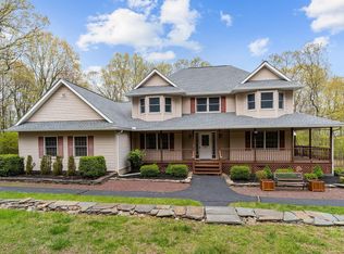 108 Danielle Ter, Dingmans Ferry, PA 18328