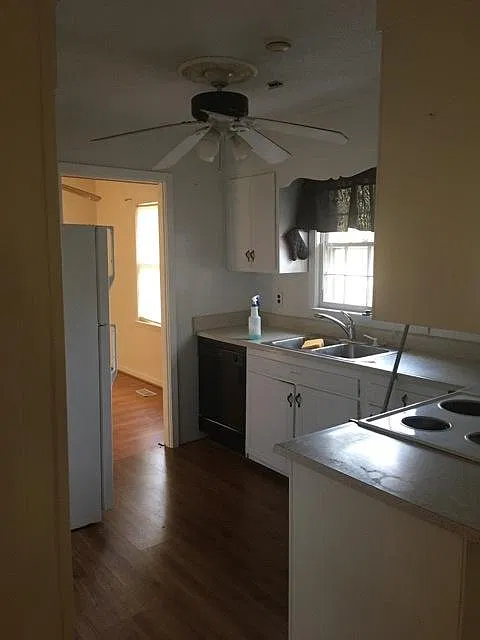 402 Botany Court - 1 — Photo 4