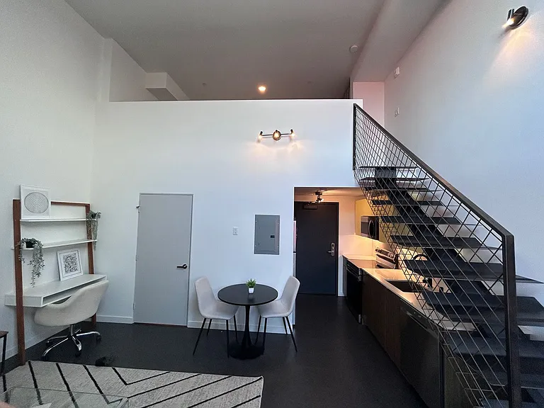 Harvey Hillcrest — Photo 49