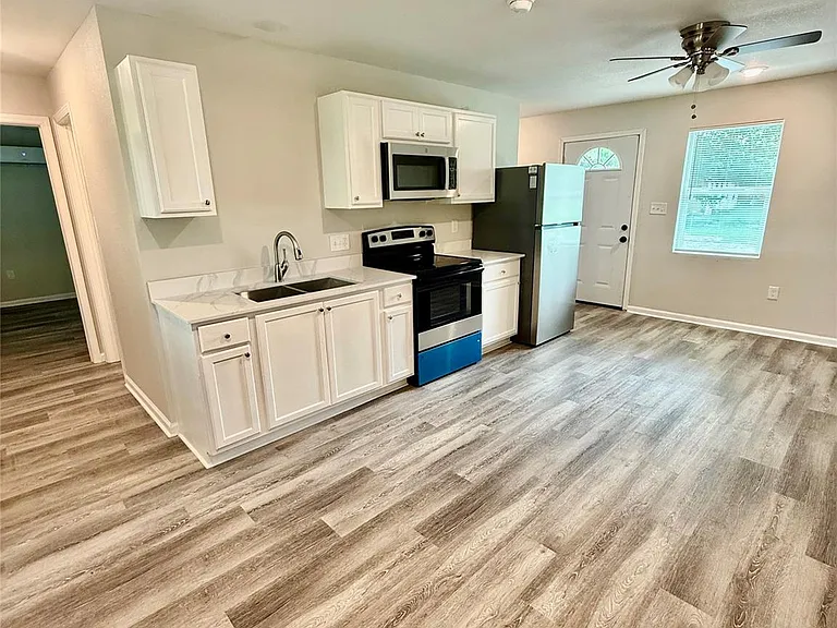 324 W Main Hwy — Photo 6