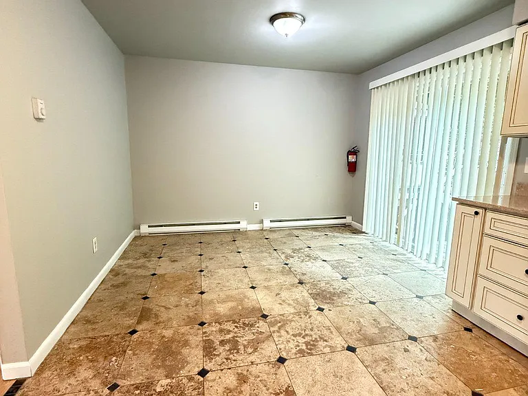 845 Poplar St — Photo 3
