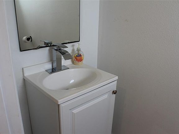 5th image of 3810 Strafford Pl