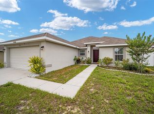 900 Edith Dr, Fruitland Park, FL 34731