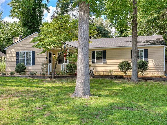 3rd image of 145 Glenora Drive