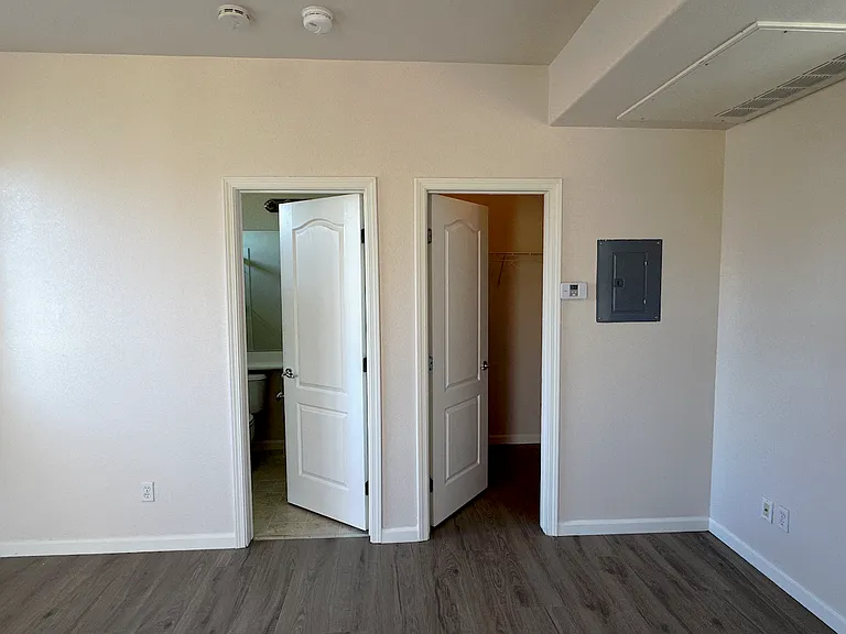 606 Leah Ln — Photo 16