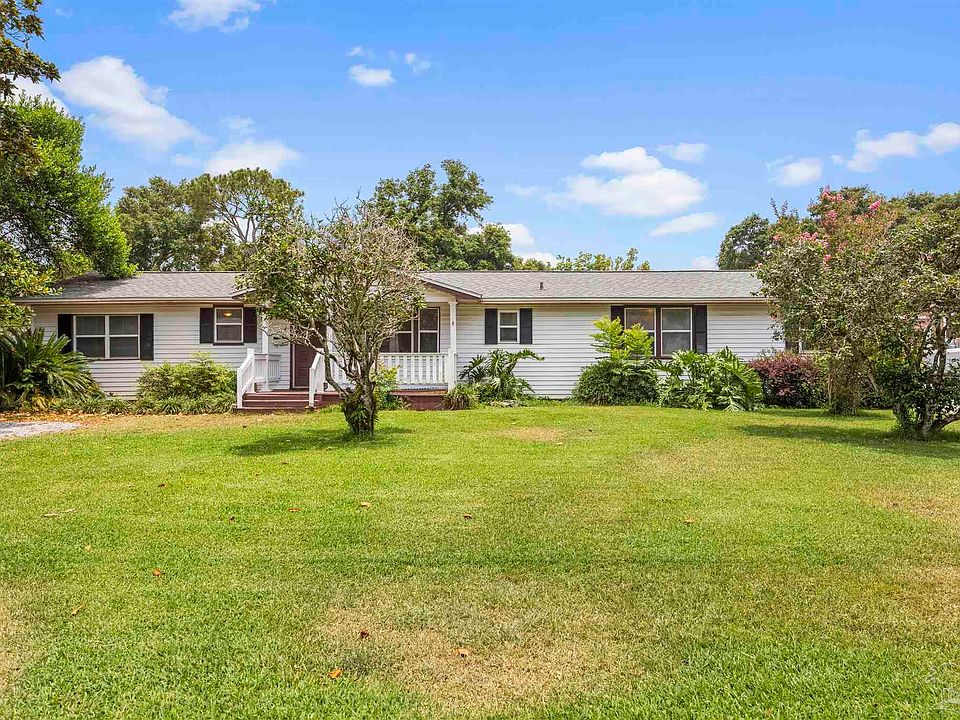 1st image of 422 Surrey Dr