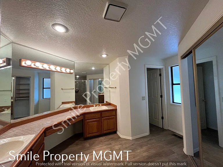 16801 NE San Rafael Dr — Photo 9